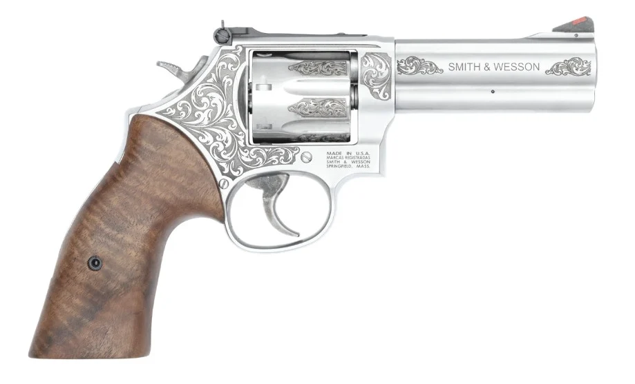 SMITH & WESSON 686 PLUS 357 MAG 4.1IN BARREL 7RD SS ENGRAVED WALNUT GRIPS 14783